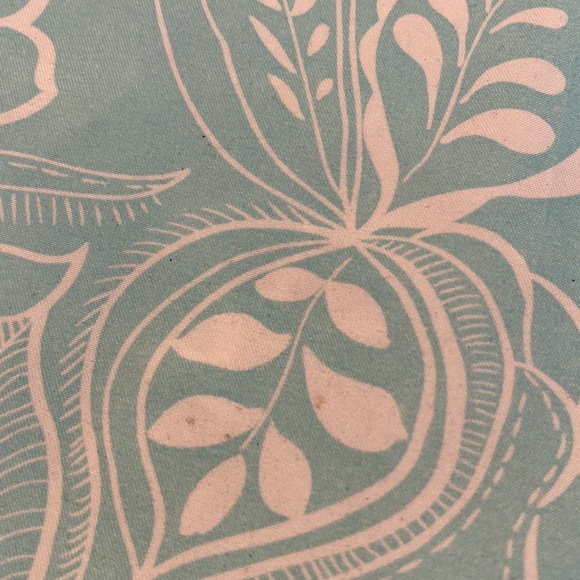 Izod Golf Flower Patterned Capris - Size 12 - Picture 14 of 14